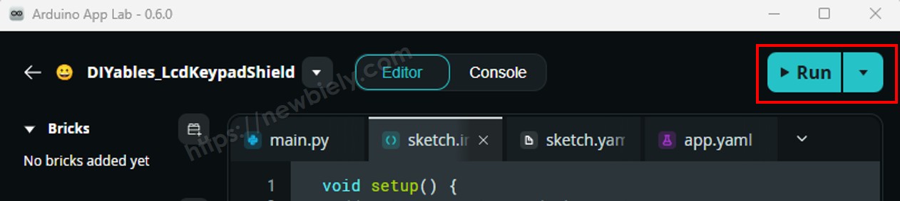 Klicken Sie auf die Run-Schaltfläche in Arduino App Lab auf Arduino UNO Q