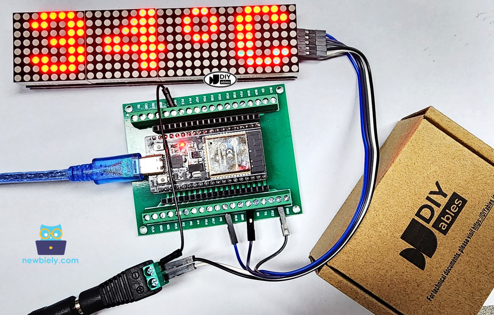 ESP32 MicroPython LED-Matrix zeigt Text an