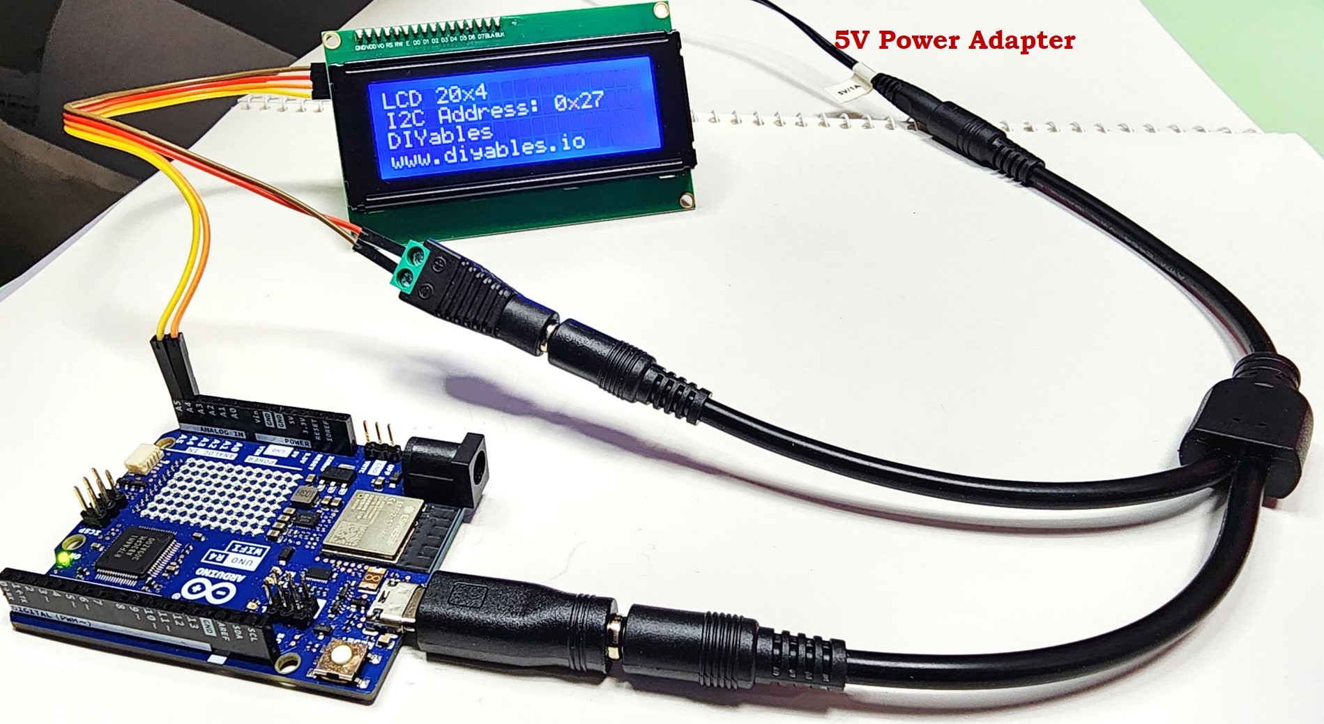 Wie man das Arduino Uno R4 und externe Bauteile mit Strom versorgt.